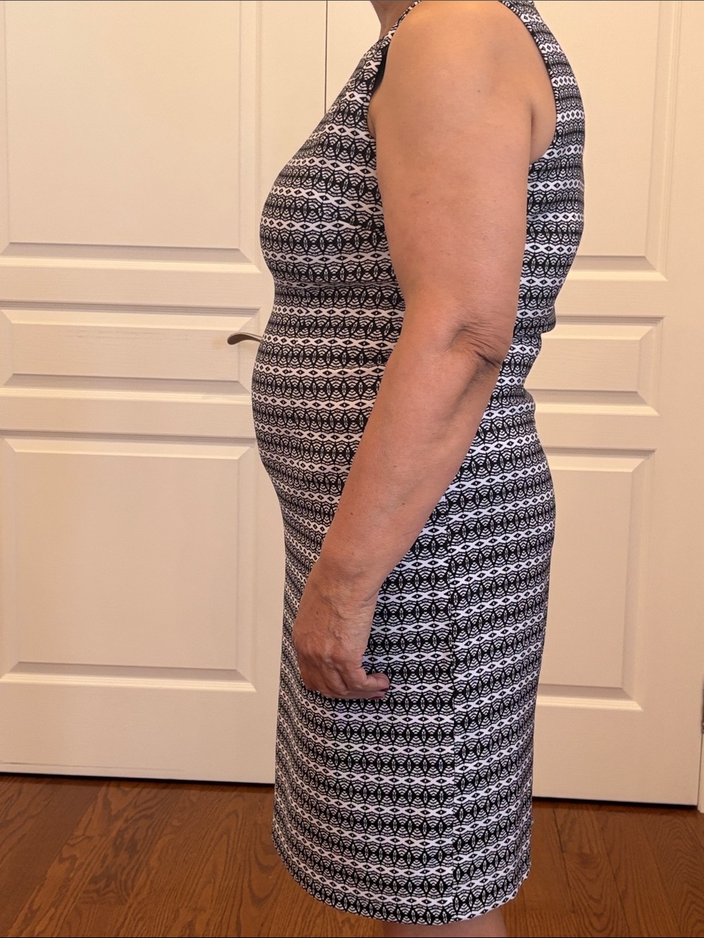 Mario Serrani Black and White Sleeveless Sheath Midi Dress - Picture 2 of 3